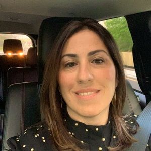 Meet your Posher, Nicole